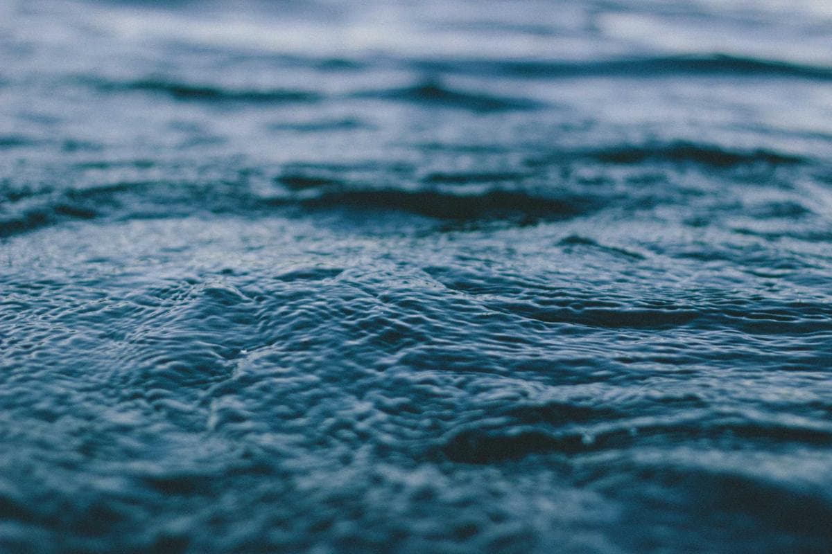 Prompt engineering for reliable automation workflows